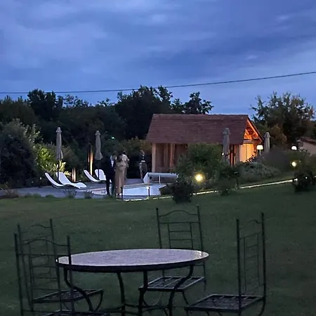 Le Clos Des Buis Gite De Charme Pour 4 Voyageurs Apartament