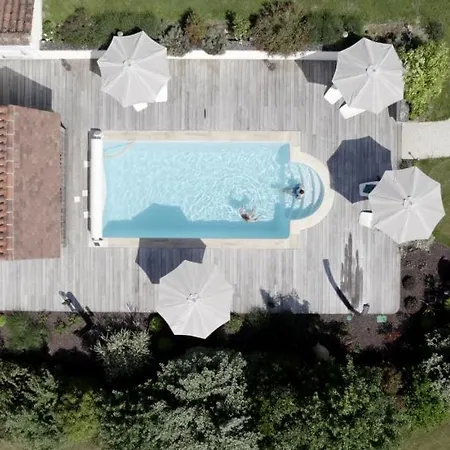Le Clos Des Buis Gite De Charme Pour 4 Voyageurs Apartament *